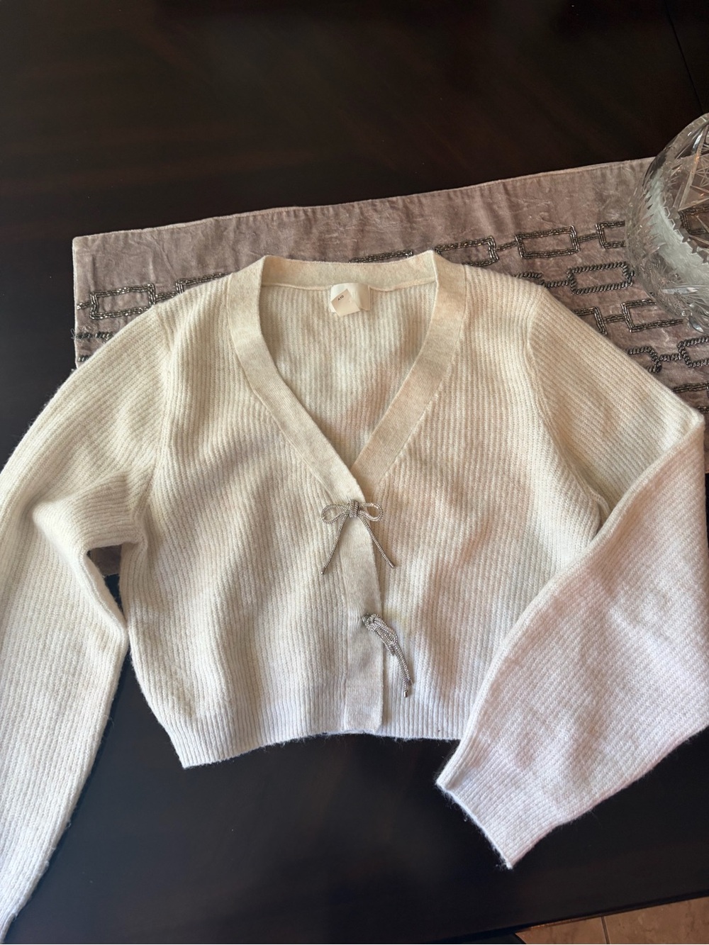 H&M Cream Cropped V‑Neck Tie-Front Cardigan